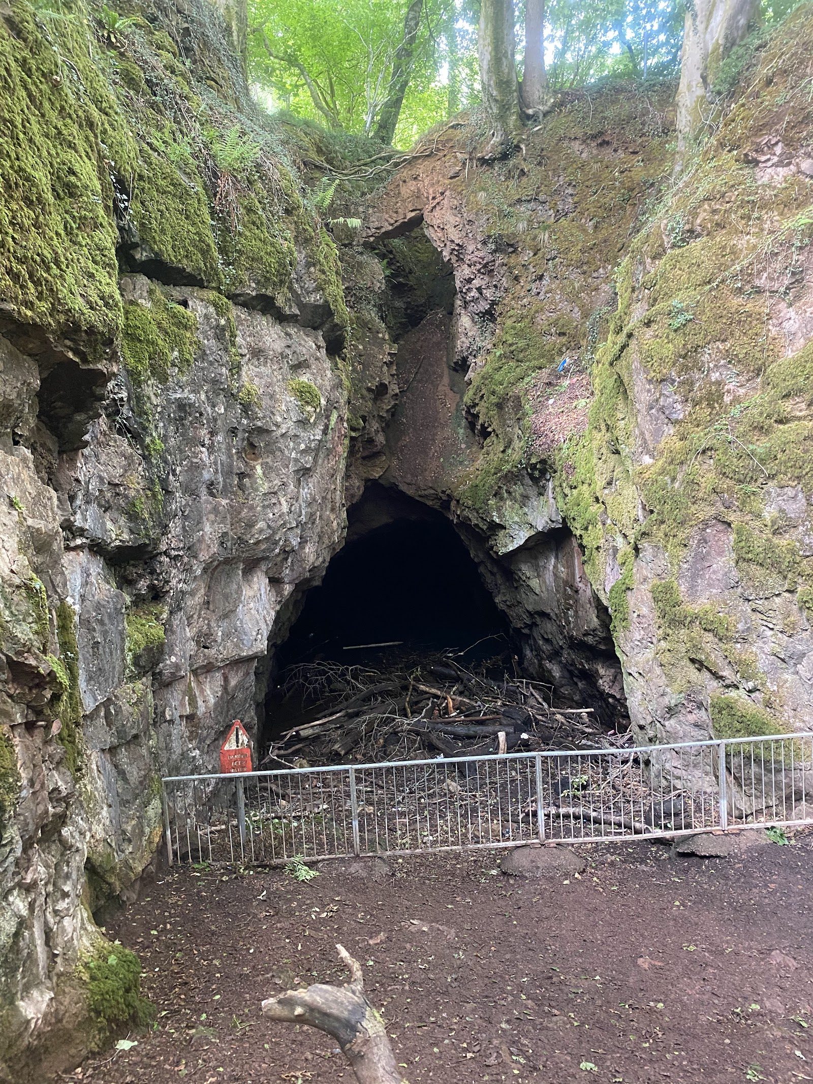Three Bears Cave (the Three Arches), Cardiff